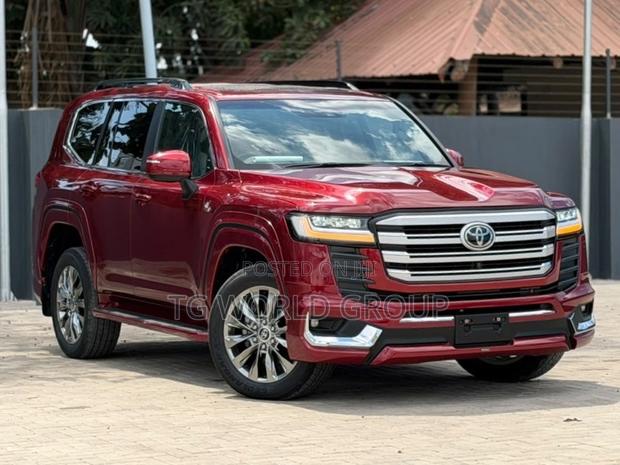 Toyota Land Cruiser LC300 2024 Red
