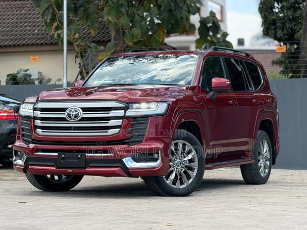 Toyota Land Cruiser LC300 2024 Red
