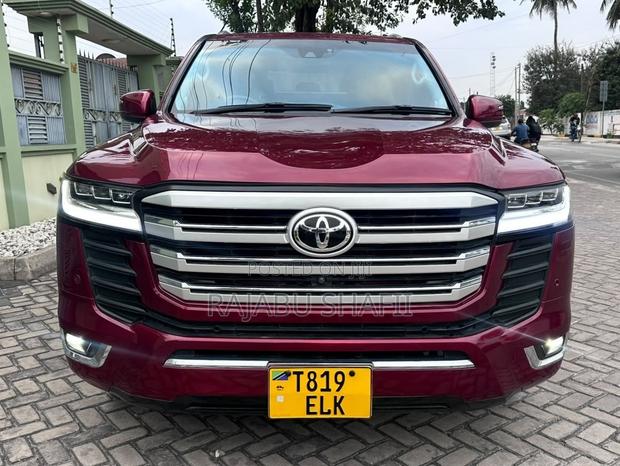 Toyota Land Cruiser 2013 Red