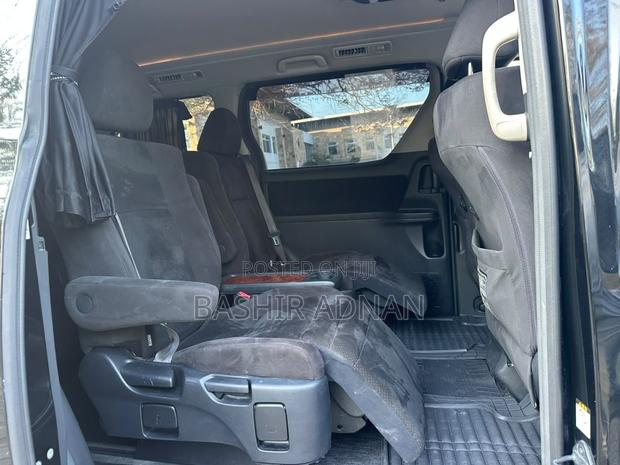 Toyota Vellfire V 2.4 FWD 7-Seater 2010 Black