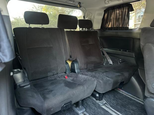 Toyota Vellfire V 2.4 FWD 7-Seater 2010 Black