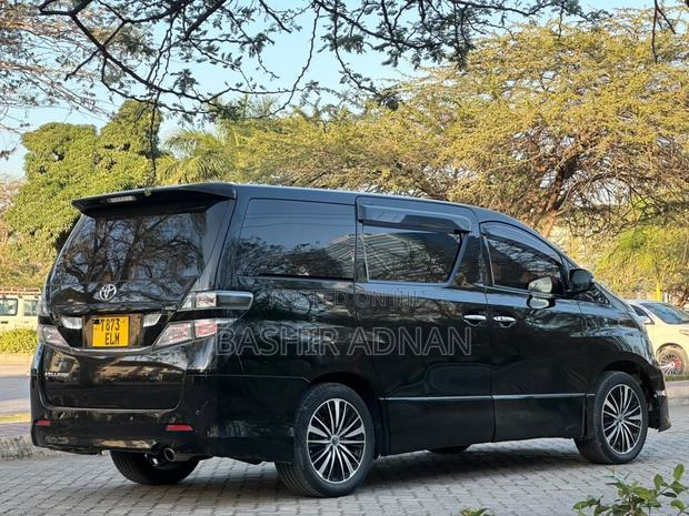 Toyota Vellfire V 2.4 FWD 7-Seater 2010 Black