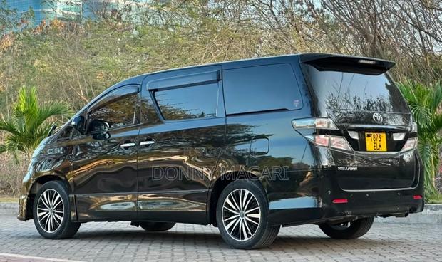 Toyota Vellfire 2010 Black