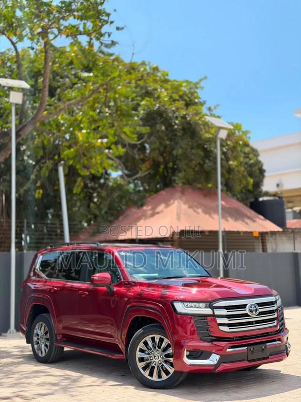 Toyota Land Cruiser 2021 Red