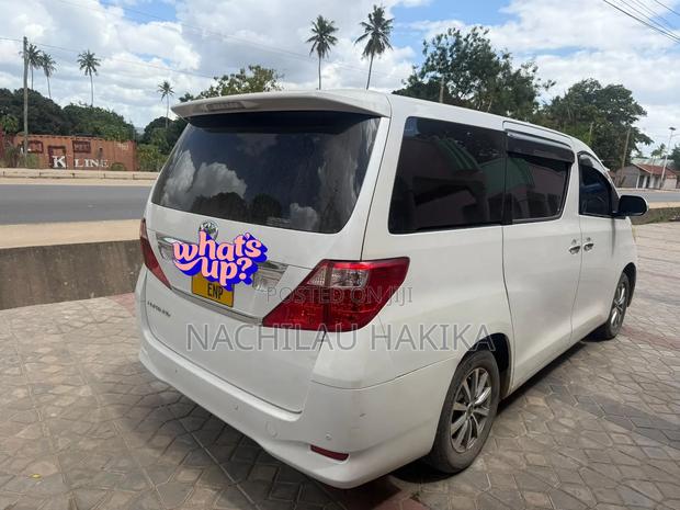Toyota Alphard 2010 White