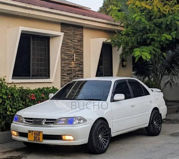 Toyota Carina 2001 White