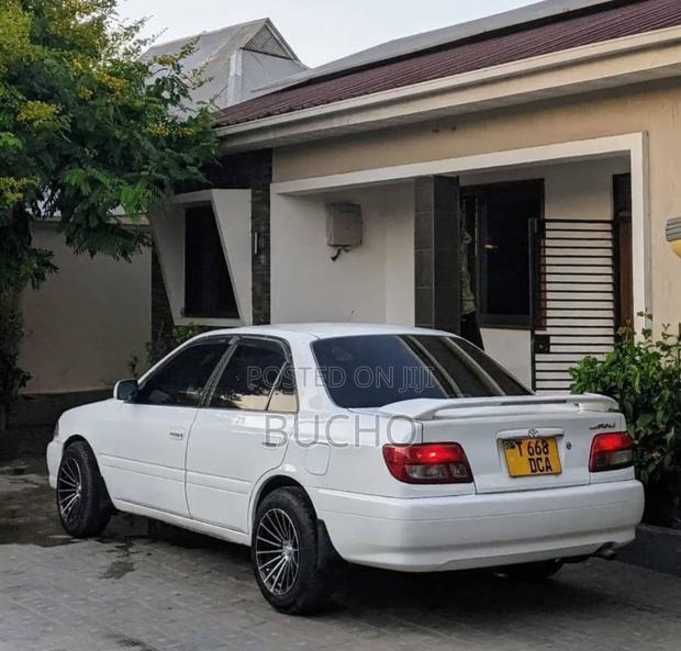Toyota Carina 2001 White