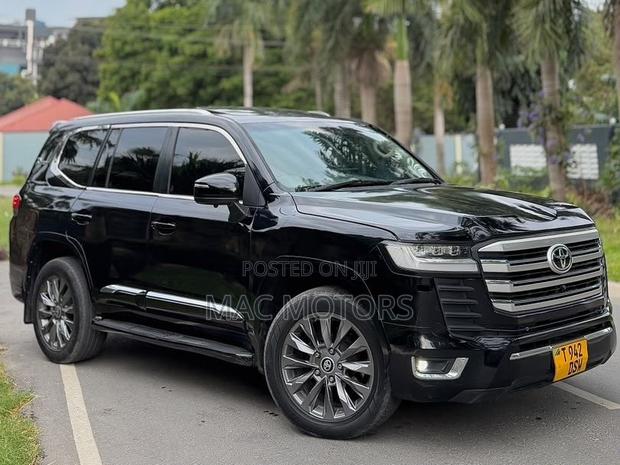 Toyota Land Cruiser 2016 Black