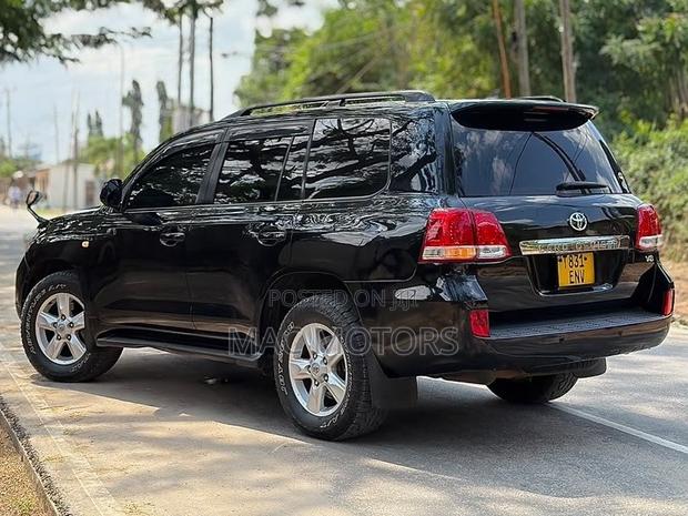 Toyota Land Cruiser 2009 Black
