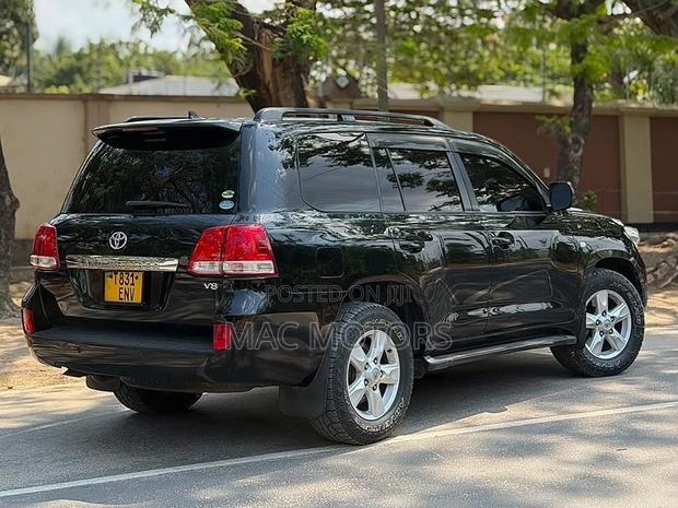 Toyota Land Cruiser 2009 Black