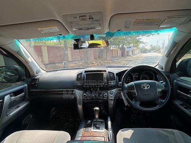 Toyota Land Cruiser 2009 Black