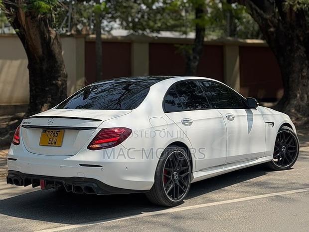 Mercedes-Benz E200 2017 White