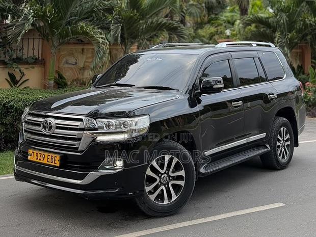 Toyota Land Cruiser 2014 Black