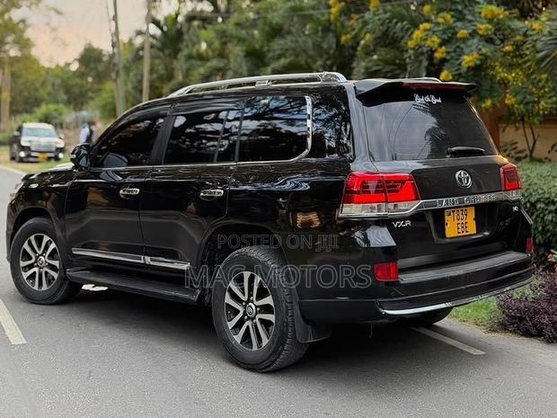 Toyota Land Cruiser 2014 Black
