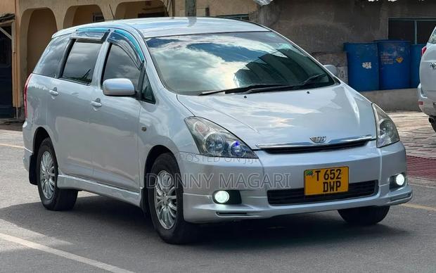 Toyota Wish 2003 Silver