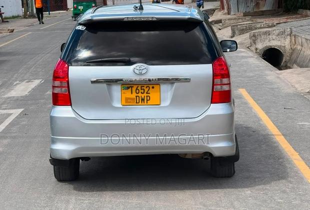 Toyota Wish 2003 Silver