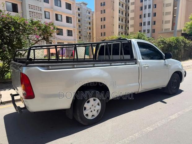 Toyota Hilux 2020 Gray