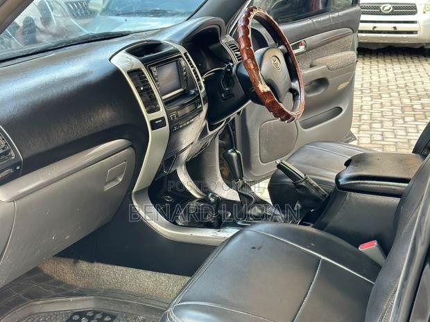 Toyota Land Cruiser Prado 2005 Black
