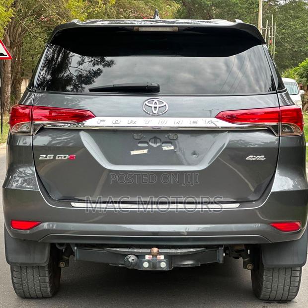 Toyota Fortuner 2.8 D AWD 2018 Gray