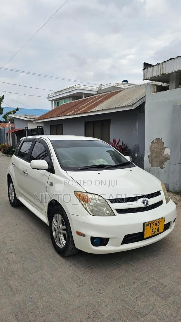 Toyota IST 2006 White