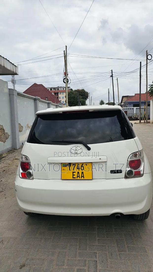 Toyota IST 2006 White