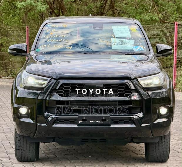 Toyota Hilux Revo Double Cab Deisel 2.4 AWD 2022 Black