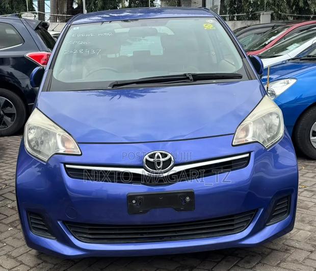 Toyota Ractis 2012 Blue