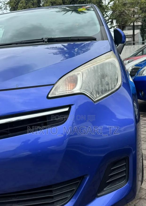 Toyota Ractis 2012 Blue