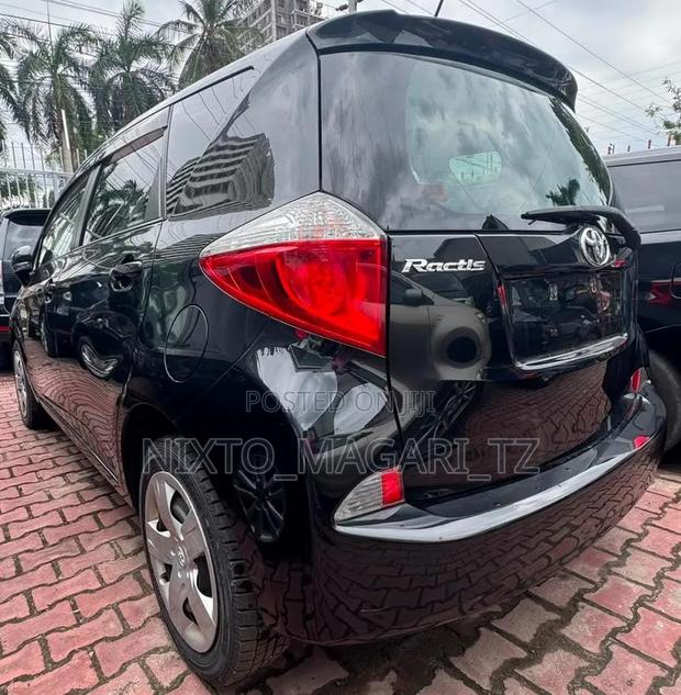 Toyota Ractis 2012 Black