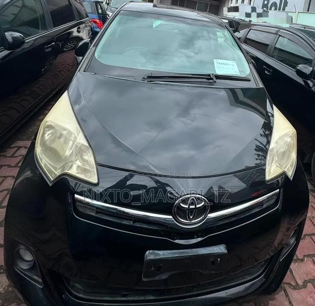 Toyota Ractis 2012 Black