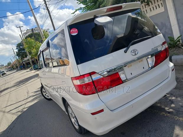 Toyota Alphard 2004 White