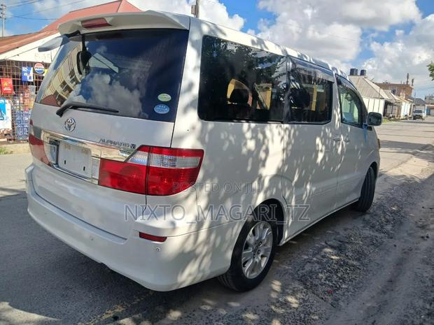 Toyota Alphard 2004 White