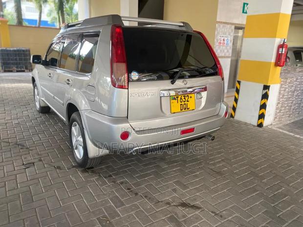 Nissan X-Trail 2009 Gold