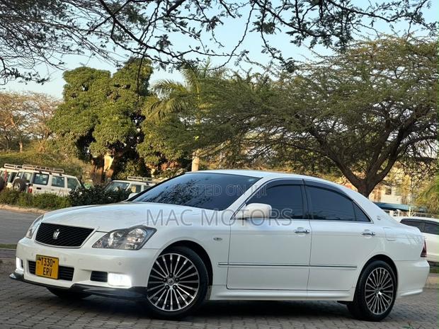 Toyota Crown 2007 White