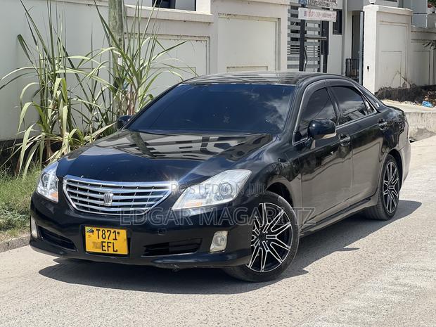 Toyota Crown 2009 Black