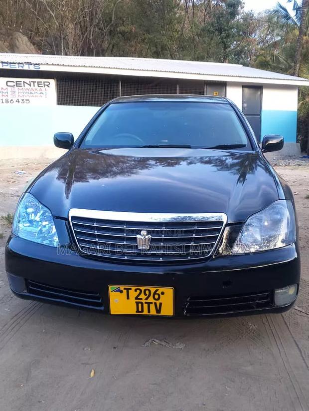 Toyota Crown Royale 2005 Black