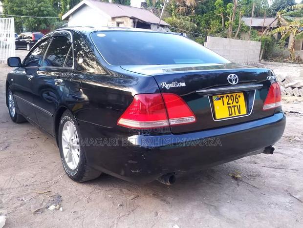 Toyota Crown Royale 2005 Black