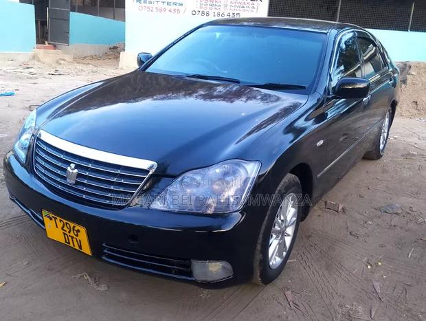 Toyota Crown Royale 2005 Black