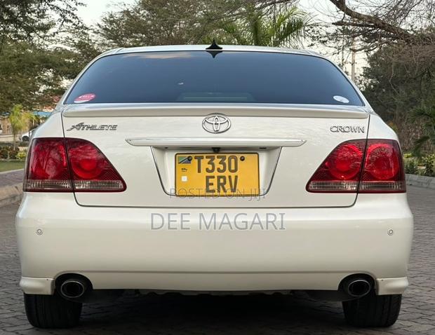 Toyota Crown 2007 White