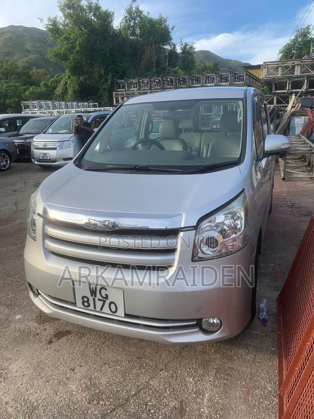 Toyota Noah 2008 Silver