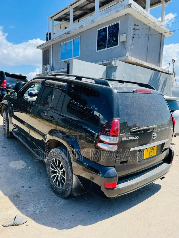 Toyota Land Cruiser Prado 2006 Black