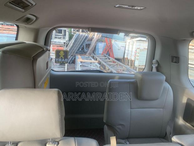 Toyota Noah 2009 Gray