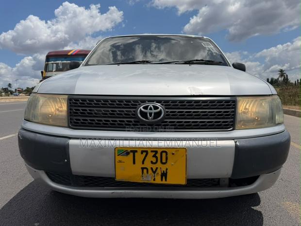 Toyota Probox 2005 Silver