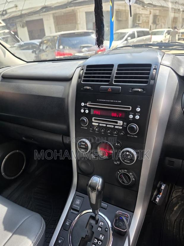 Suzuki Escudo 2008 Silver