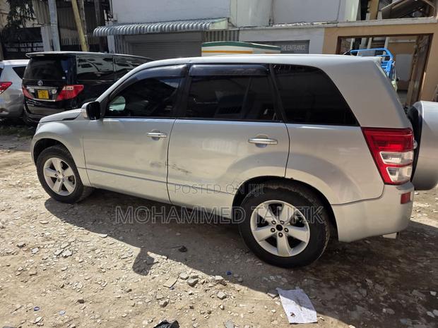 Suzuki Escudo 2008 Silver