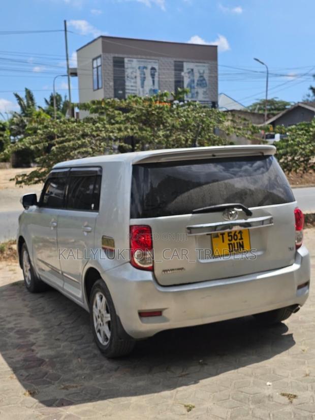Toyota Corolla Rumion 2010 Silver