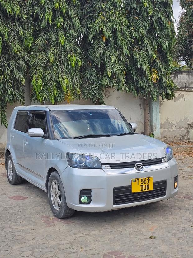 Toyota Corolla Rumion 2010 Silver