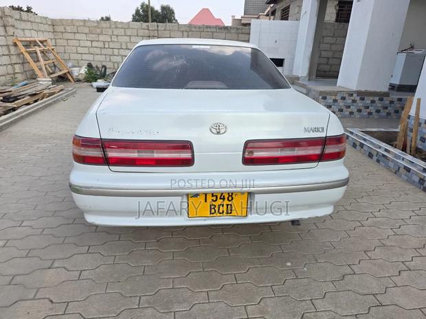 Toyota Cresta 1990 White