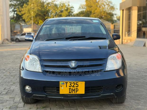 Toyota IST 2003 Blue