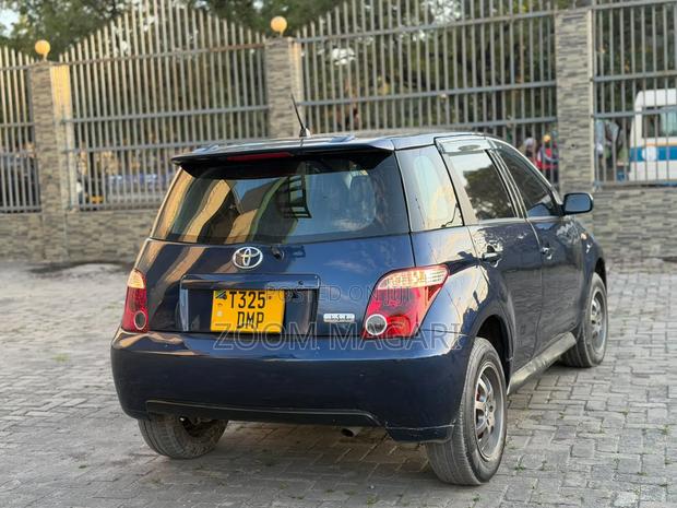 Toyota IST 2003 Blue